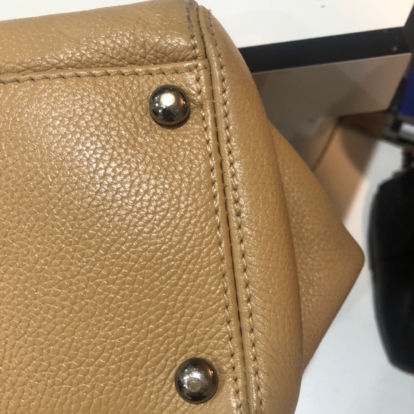 Authentic Tan CHANEL 2.5 East Executive Tote Purse - Picture 5 of 8